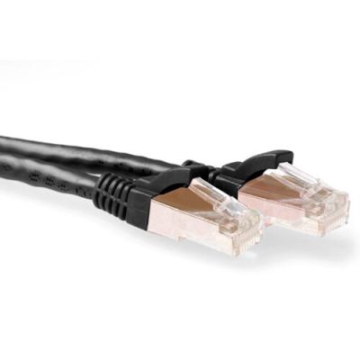 ACT Zwarte 0,5 meter SFTP CAT6A patchkabel snagless met RJ45 connectoren